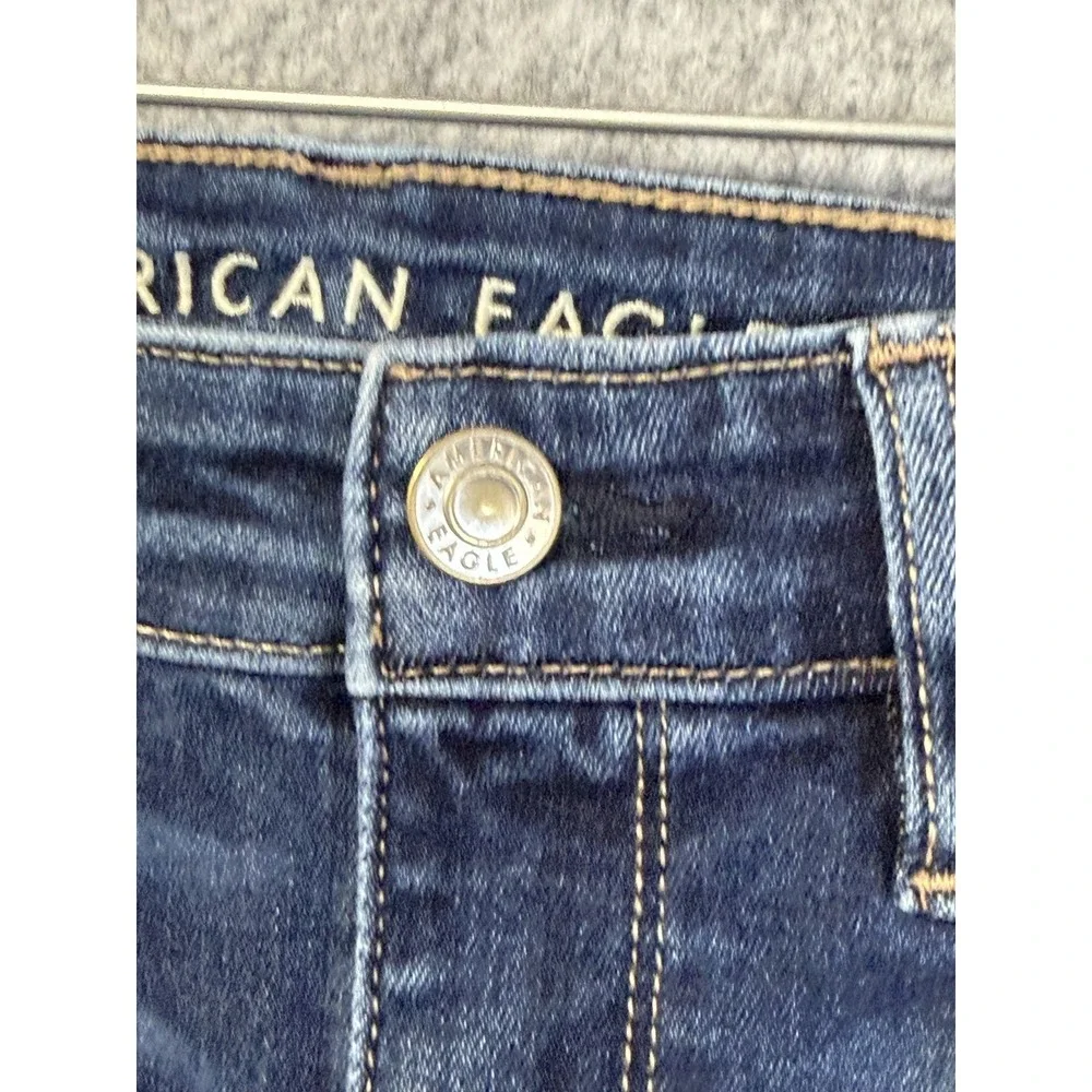 American Eagle Outfitters Women's Size 4 X-Short Dark‎ Wash Next Level Stretch